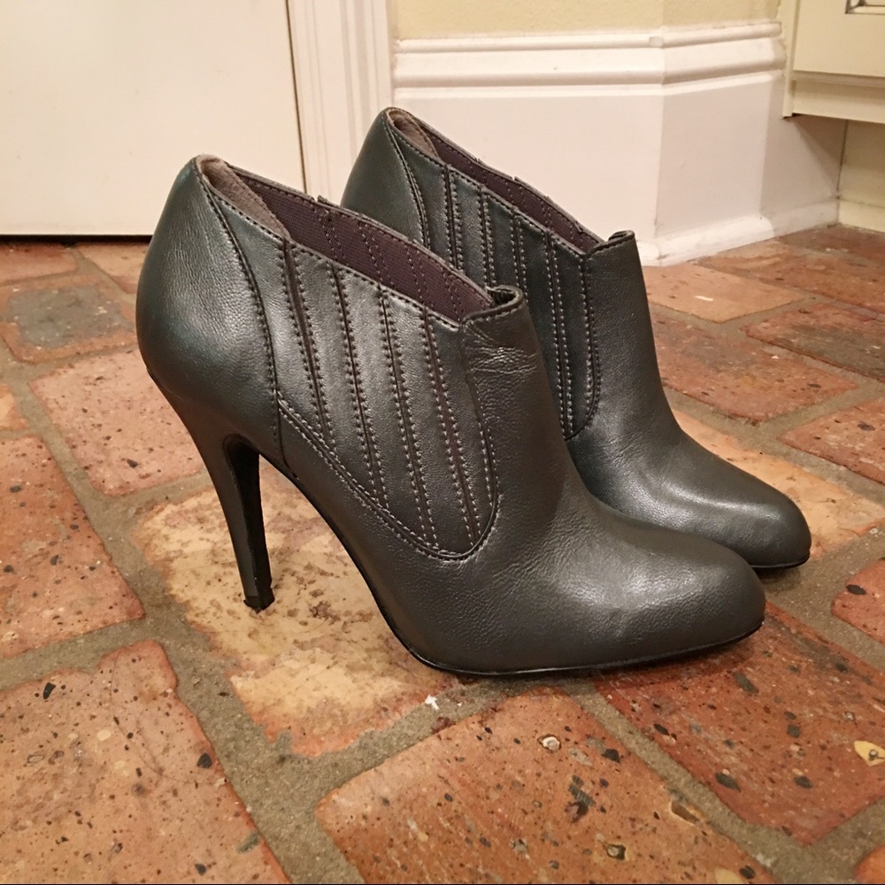 Colin Stuart Gray Ankle High Heel Booties
